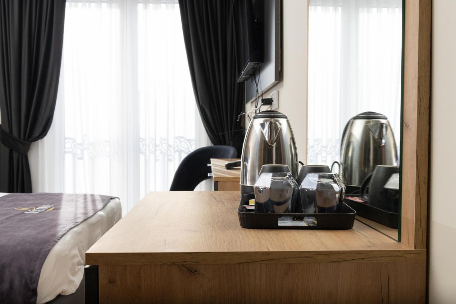 Vetus Hotel Пристина Екстериор снимка