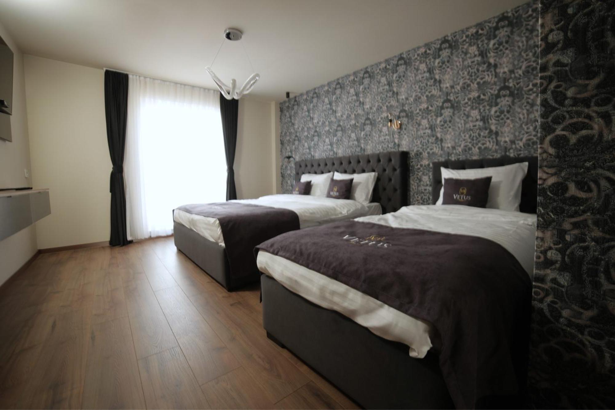 Vetus Hotel Пристина Екстериор снимка
