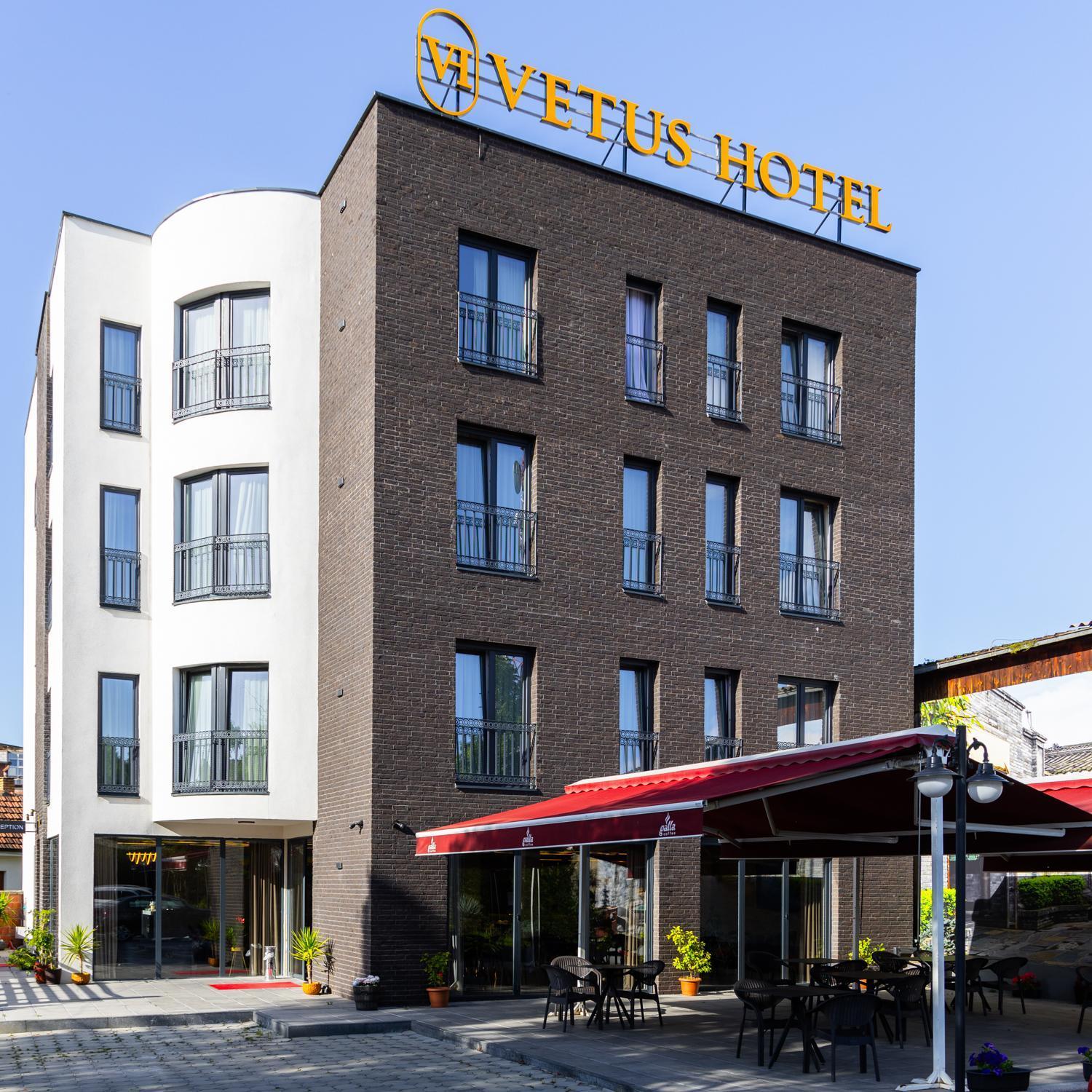 Vetus Hotel Пристина Екстериор снимка
