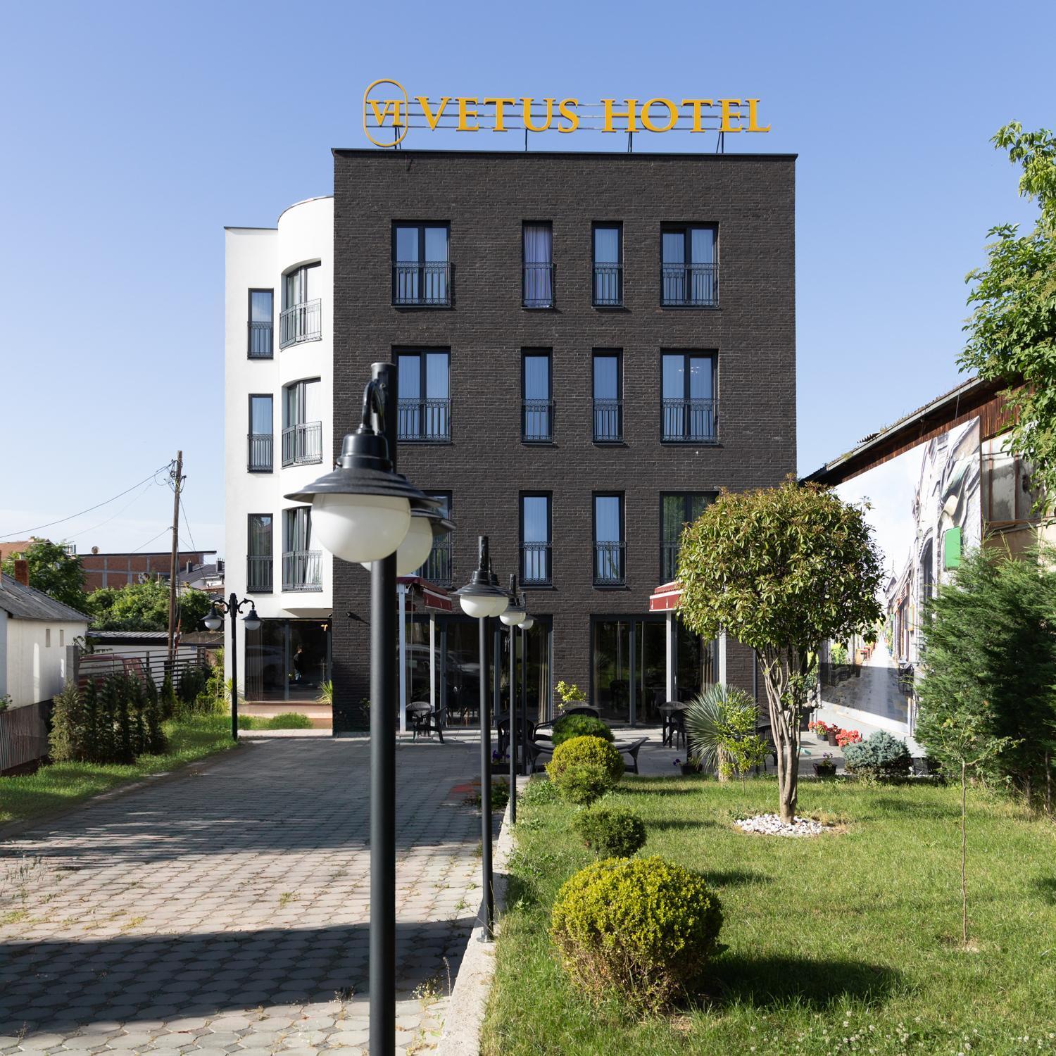 Vetus Hotel Пристина Екстериор снимка