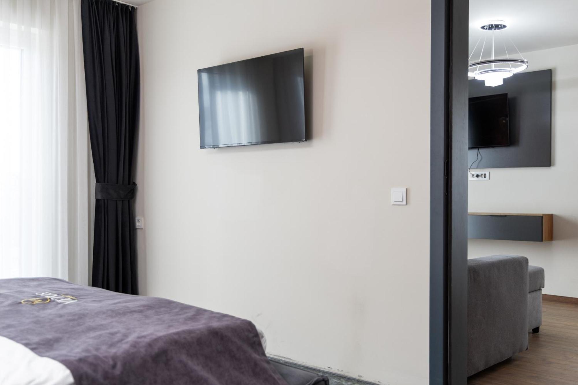 Vetus Hotel Пристина Екстериор снимка